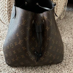 Louis Vuitton NeoNoe MM